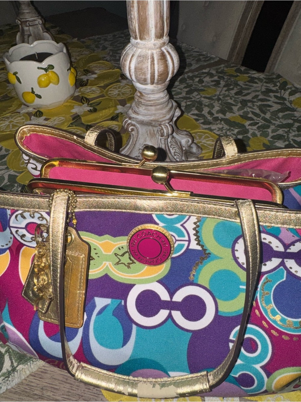 ATTENTION COLLECTORS Coach Poppy KISS LOCK Shoulder Bag Gold Toned Accents EUC - Picture 6 of 17